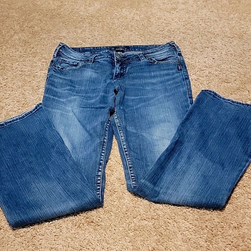 Like New Silver Jeans OR Bundle and get 6 pairs for $55!